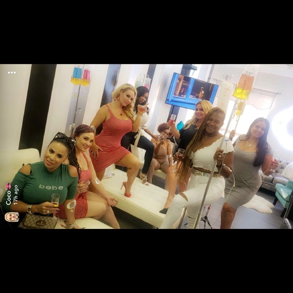 Meet your Posher, Tracy - Picture 1 of 1